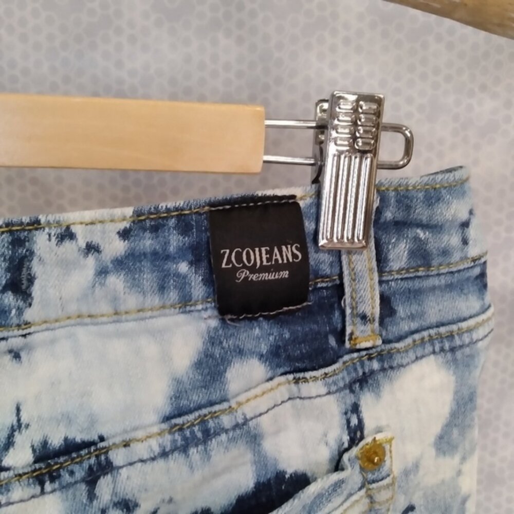 ZCO jeans bleach dyed distressed zipper fly denim jean shorts in size 7 - Picture 2 of 7